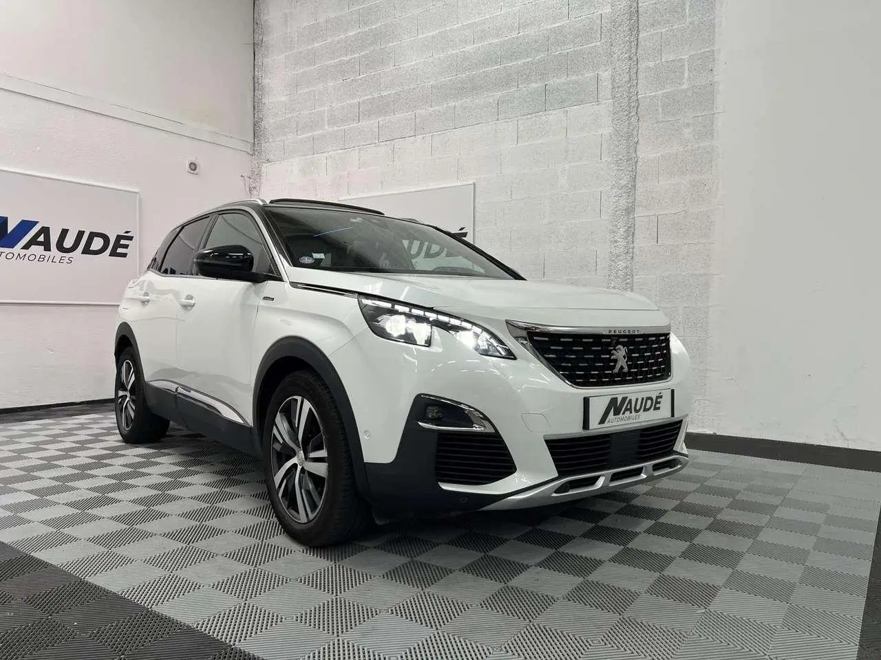 Photo 1 : Peugeot 3008 2017 Petrol