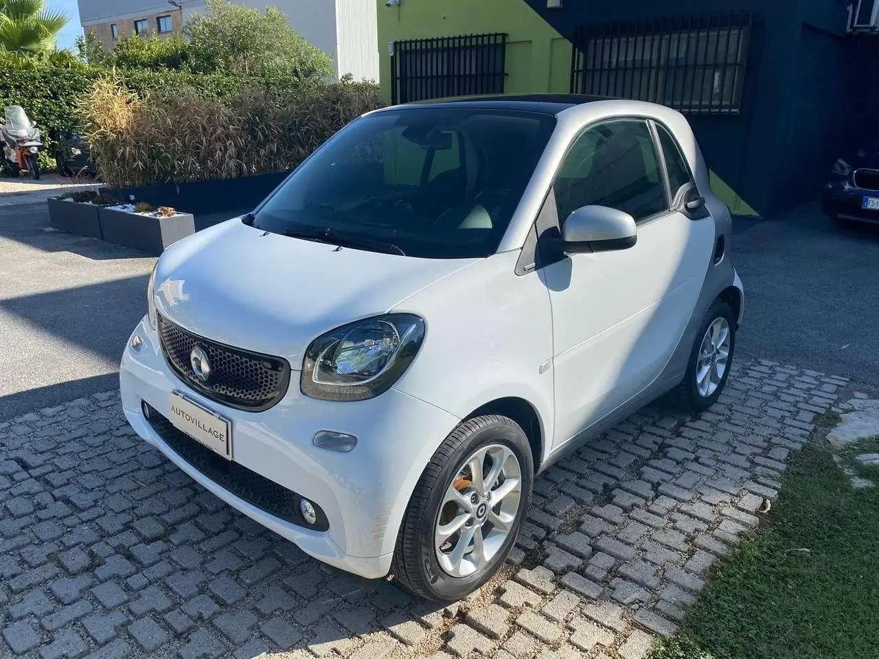 Photo 1 : Smart Fortwo 2019 Petrol