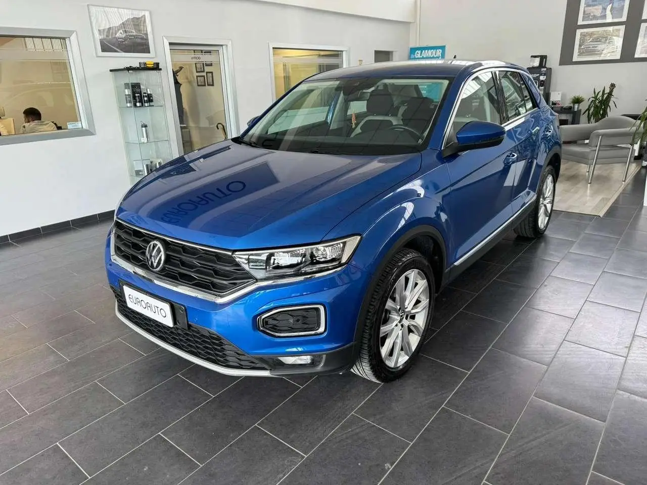 Photo 1 : Volkswagen T-roc 2021 Essence