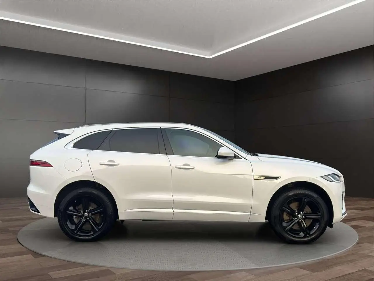 Photo 1 : Jaguar F-pace 2023 Hybride