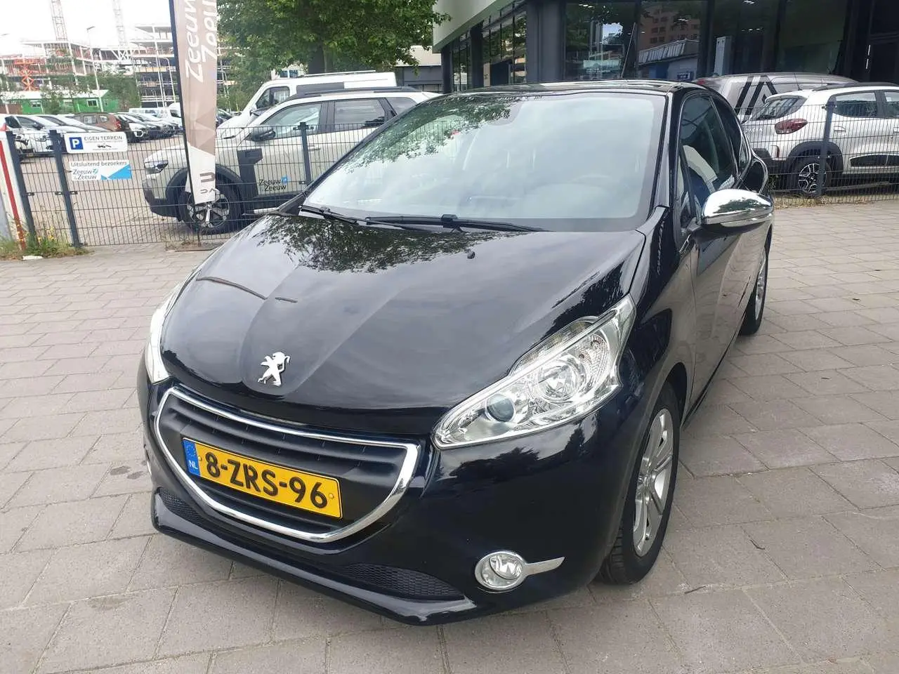 Photo 1 : Peugeot 208 2015 Essence