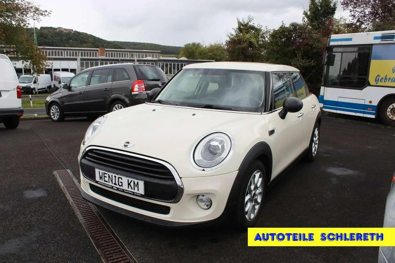 Photo 1 : Mini One 2015 Petrol