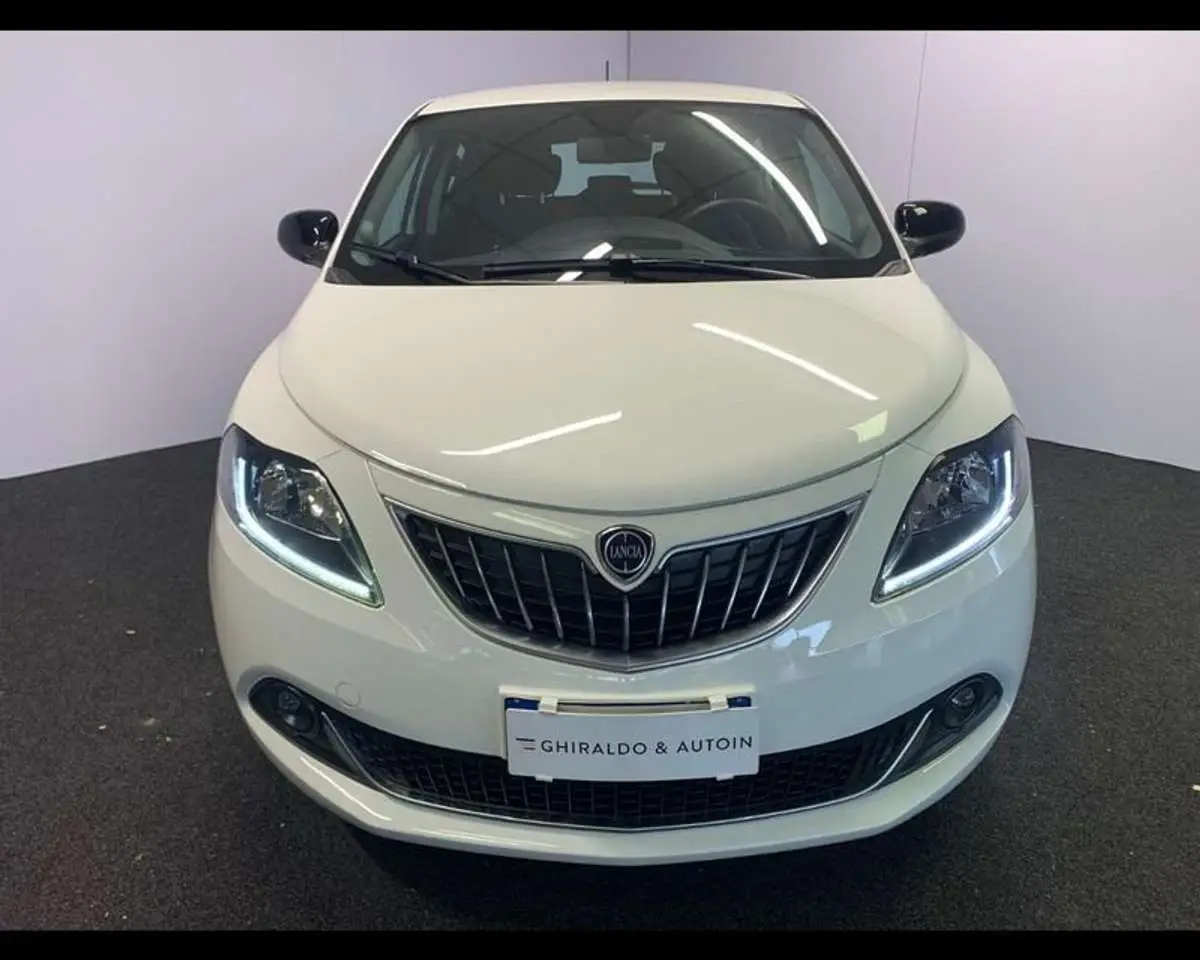 Photo 1 : Lancia Ypsilon 2023 Hybride