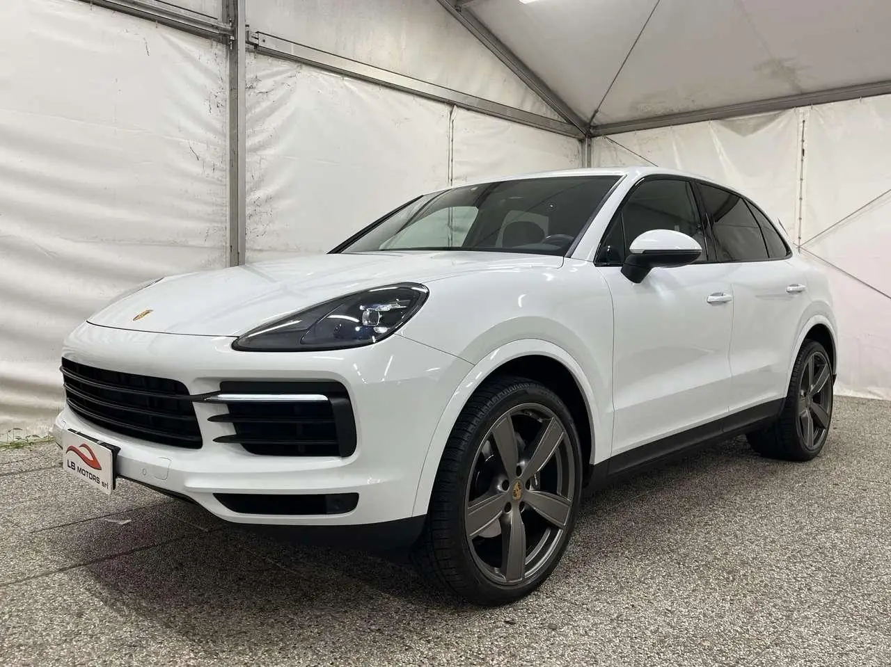 Photo 1 : Porsche Cayenne 2021 Essence