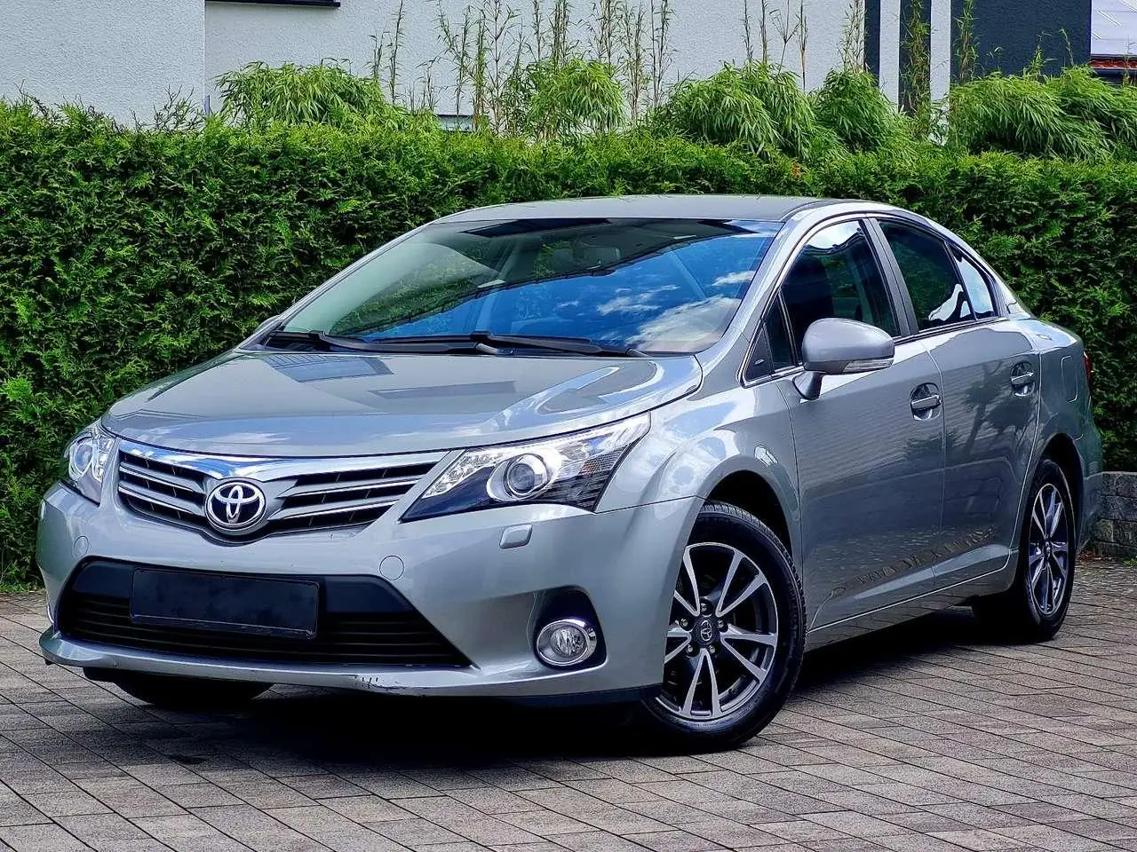 Photo 1 : Toyota Avensis 2014 Petrol