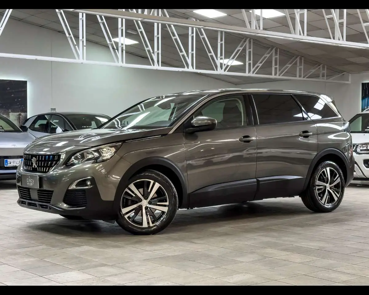 Photo 1 : Peugeot 5008 2020 Diesel