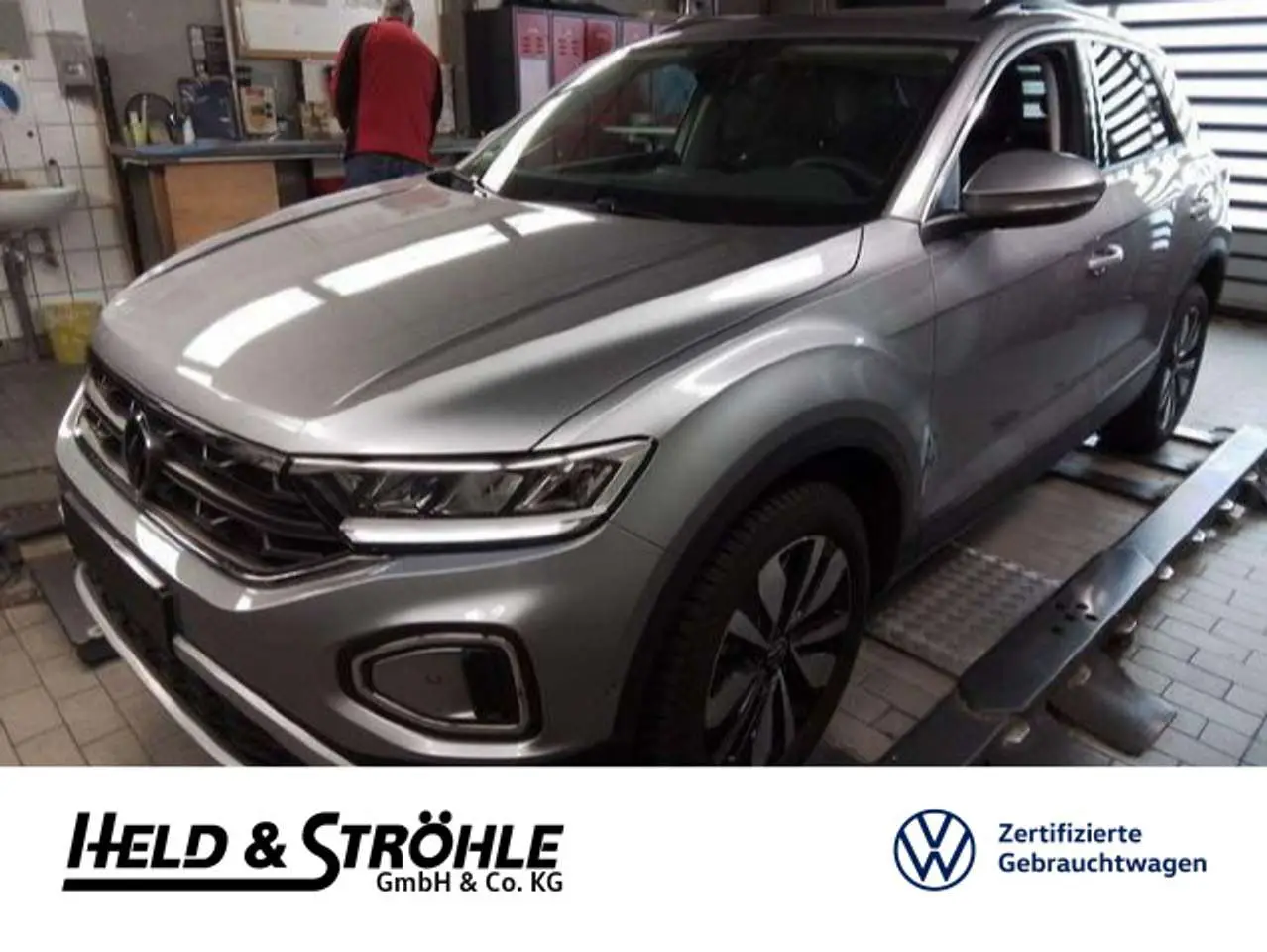 Photo 1 : Volkswagen T-roc 2023 Essence