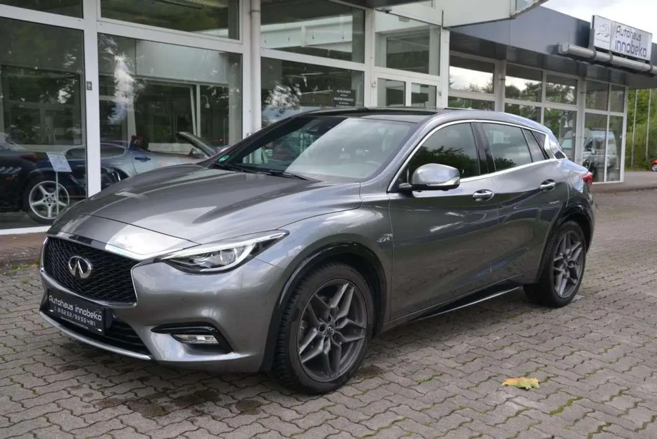 Photo 1 : Infiniti Q30 2016 Diesel