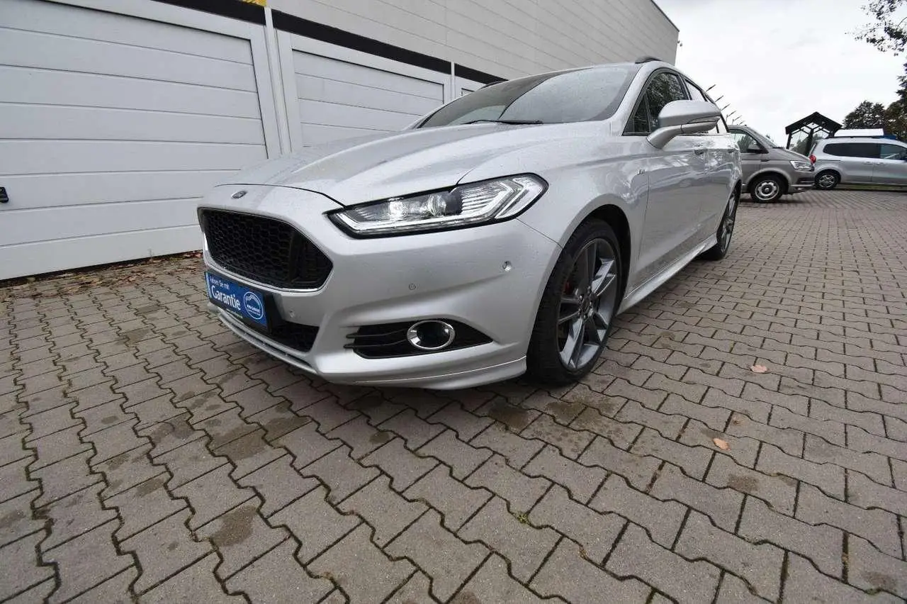 Photo 1 : Ford Mondeo 2019 Essence