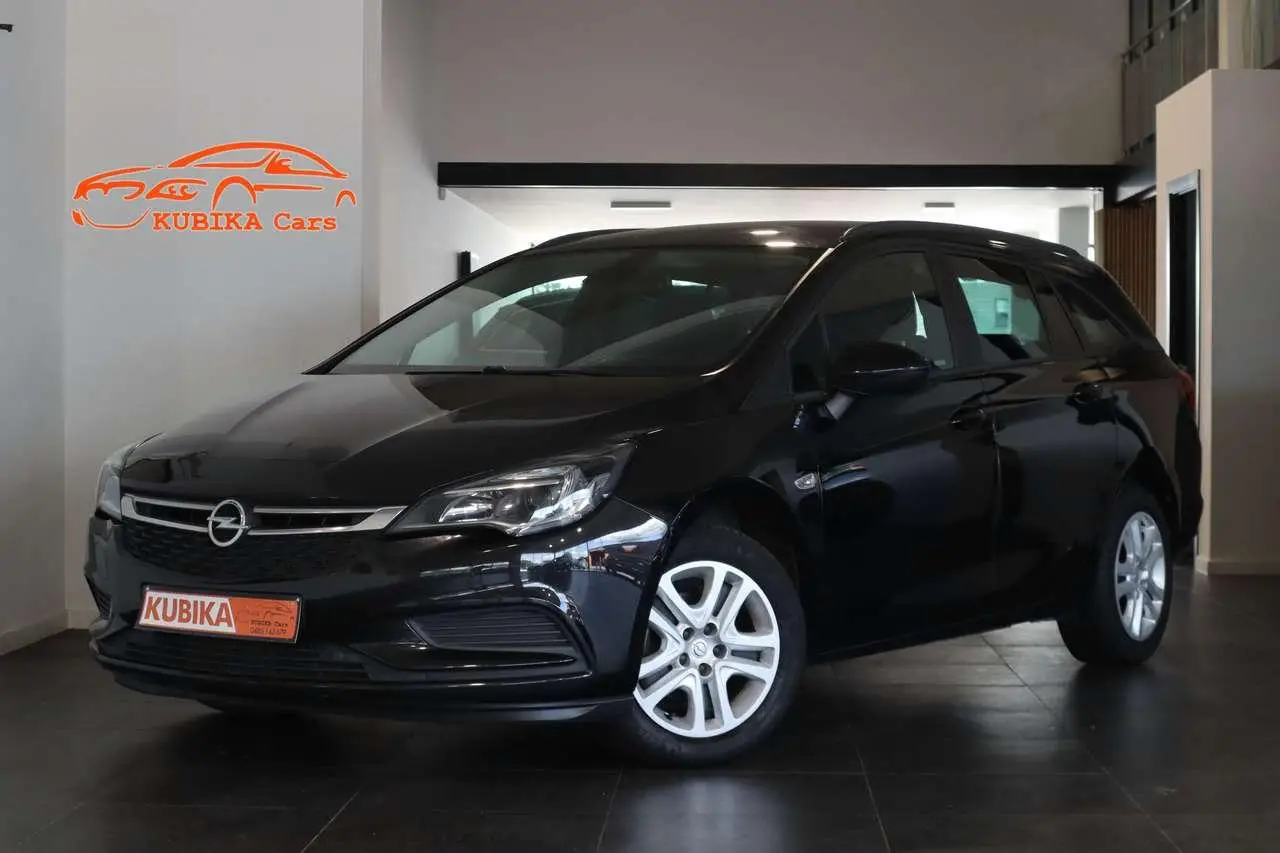 Photo 1 : Opel Astra 2018 Essence