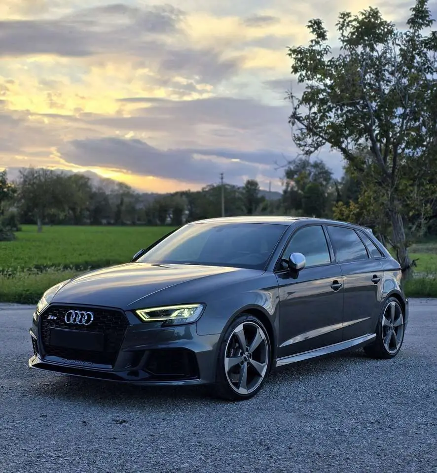 Photo 1 : Audi Rs3 2018 Essence