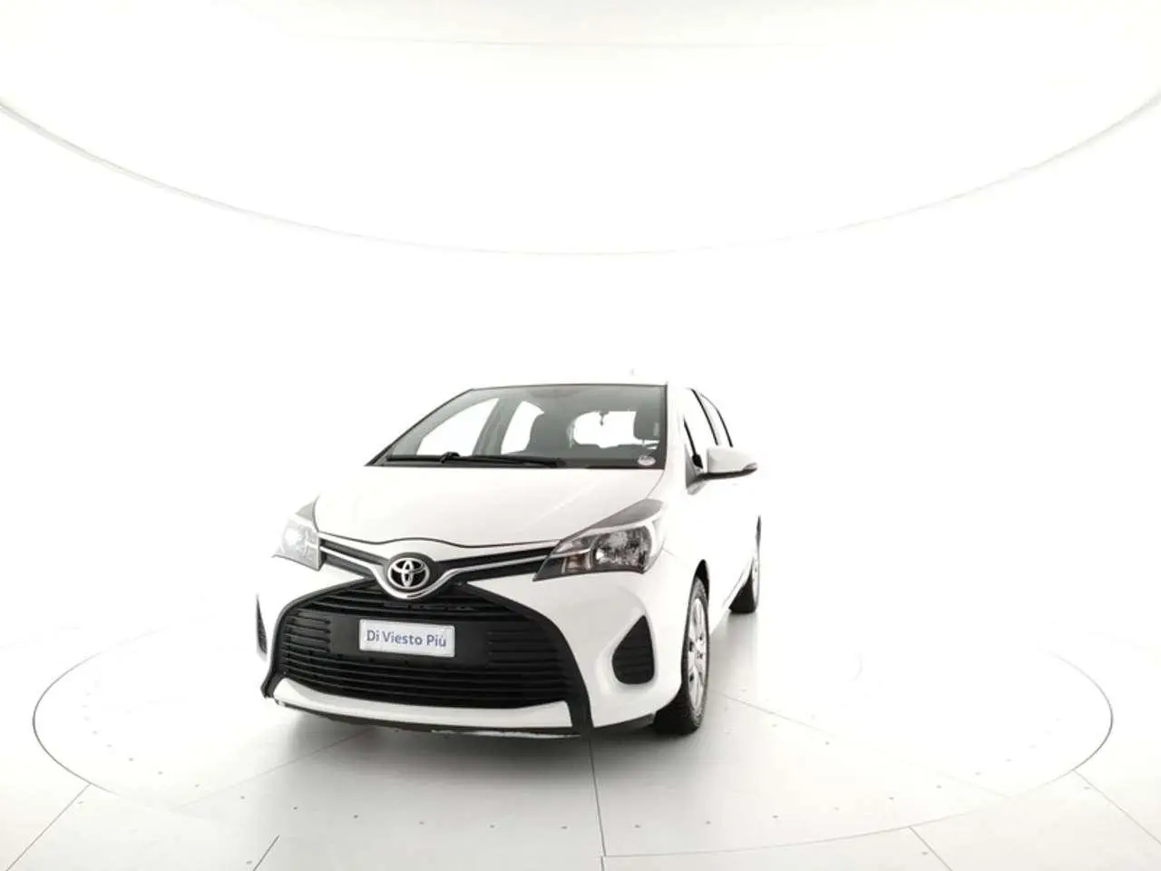 Photo 1 : Toyota Yaris 2015 Petrol