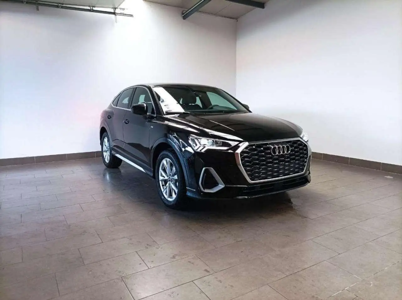 Photo 1 : Audi Q3 2024 Diesel