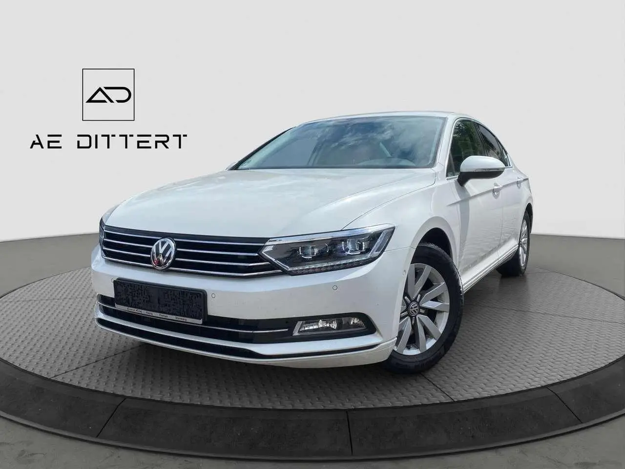 Photo 1 : Volkswagen Passat 2017 Essence