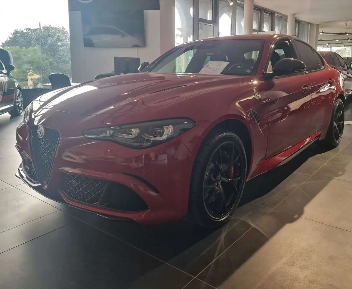 Photo 1 : Alfa Romeo Giulia 2024 Petrol