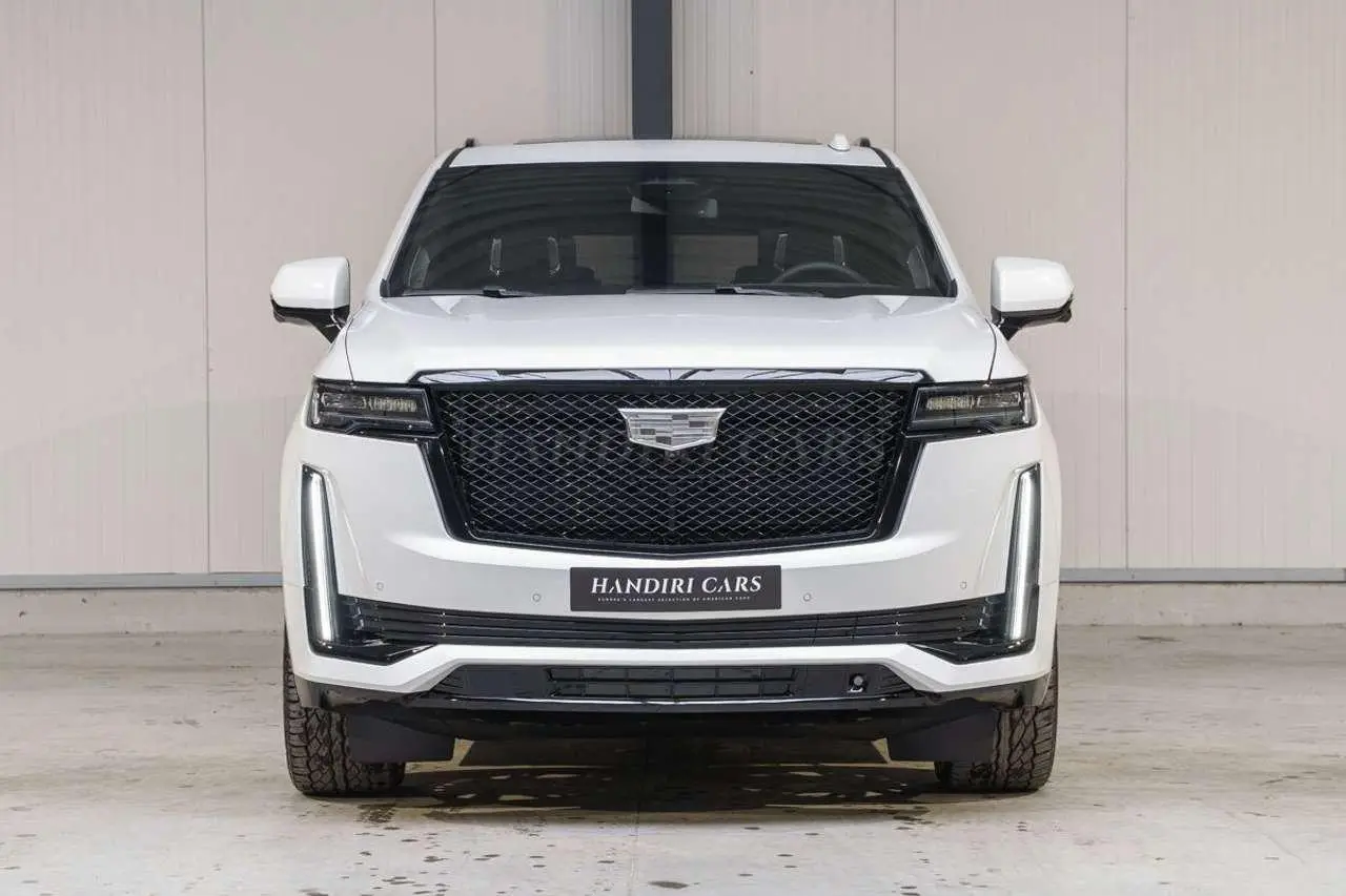 Photo 1 : Cadillac Escalade 2024 Petrol