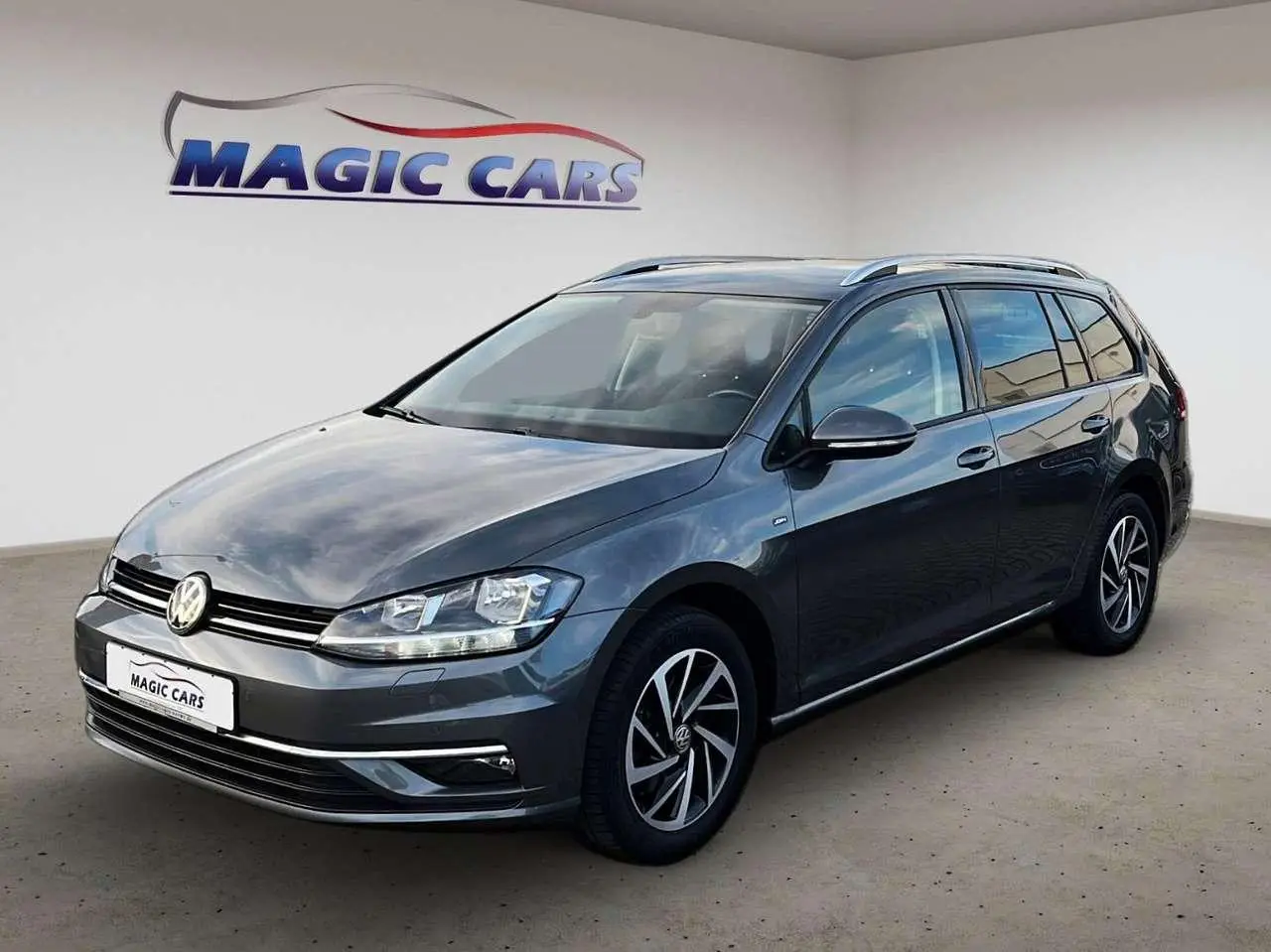 Photo 1 : Volkswagen Golf 2019 Petrol