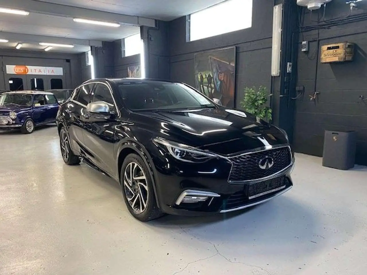 Photo 1 : Infiniti Q30 2018 Diesel