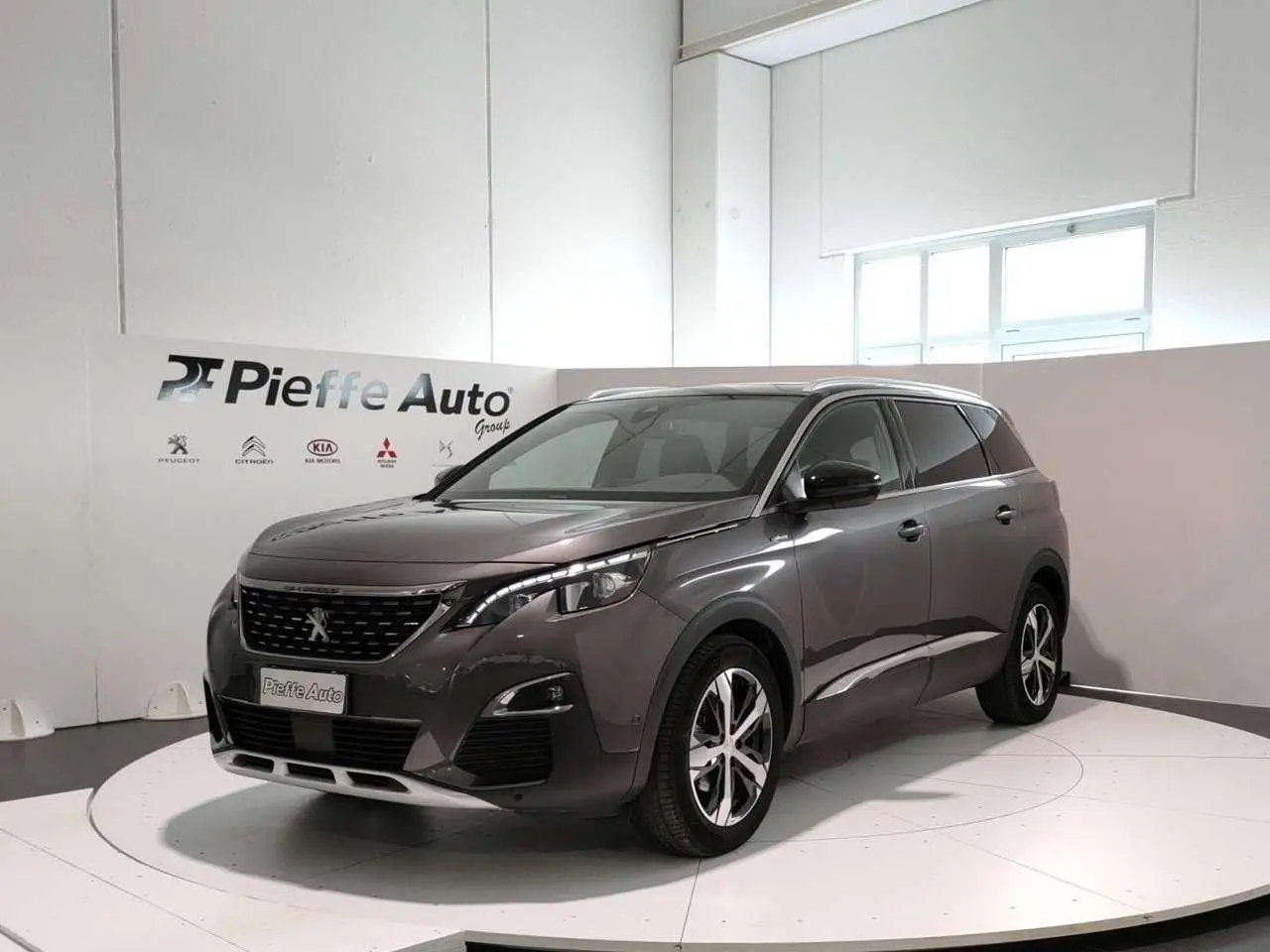 Photo 1 : Peugeot 5008 2020 Diesel