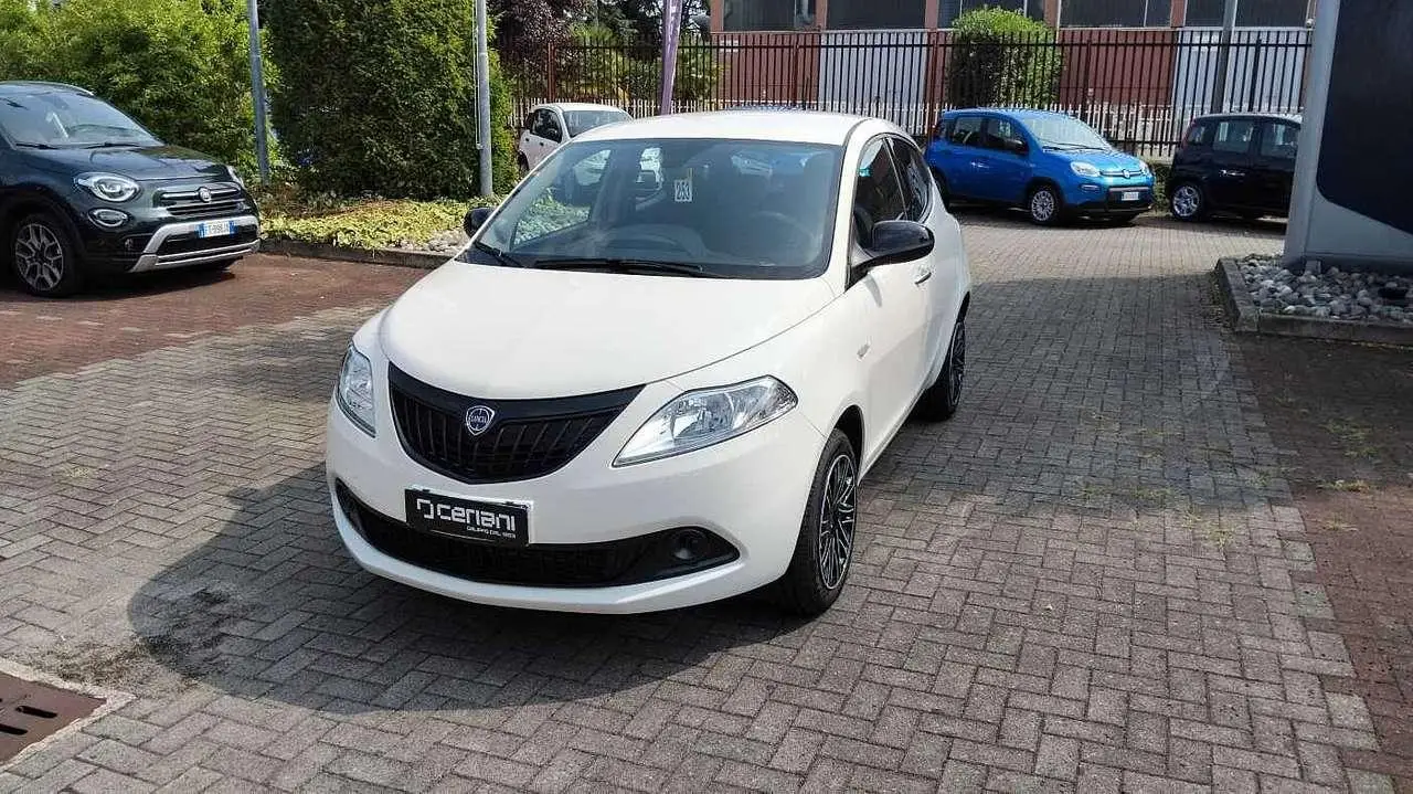 Photo 1 : Lancia Ypsilon 2024 Hybrid