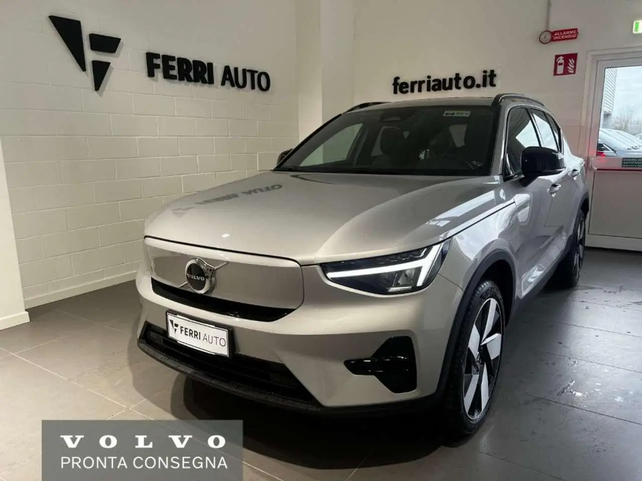 Photo 1 : Volvo Xc40 2024 Électrique