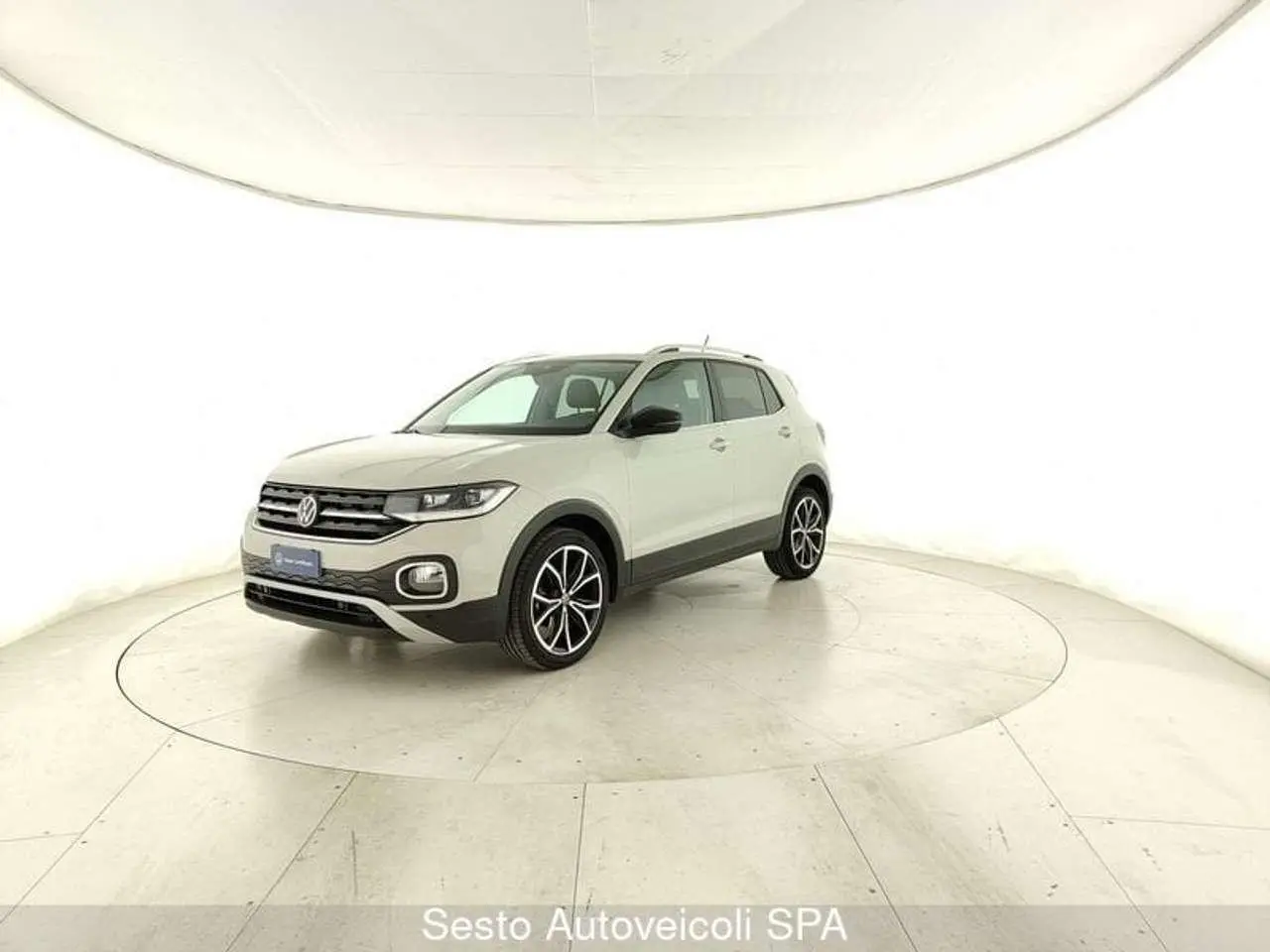 Photo 1 : Volkswagen T-cross 2021 Essence