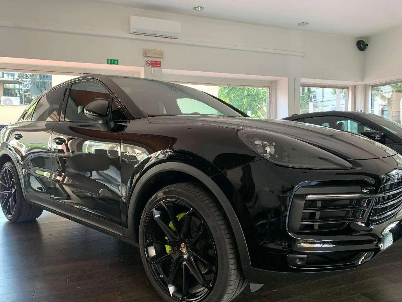 Photo 1 : Porsche Cayenne 2021 Petrol