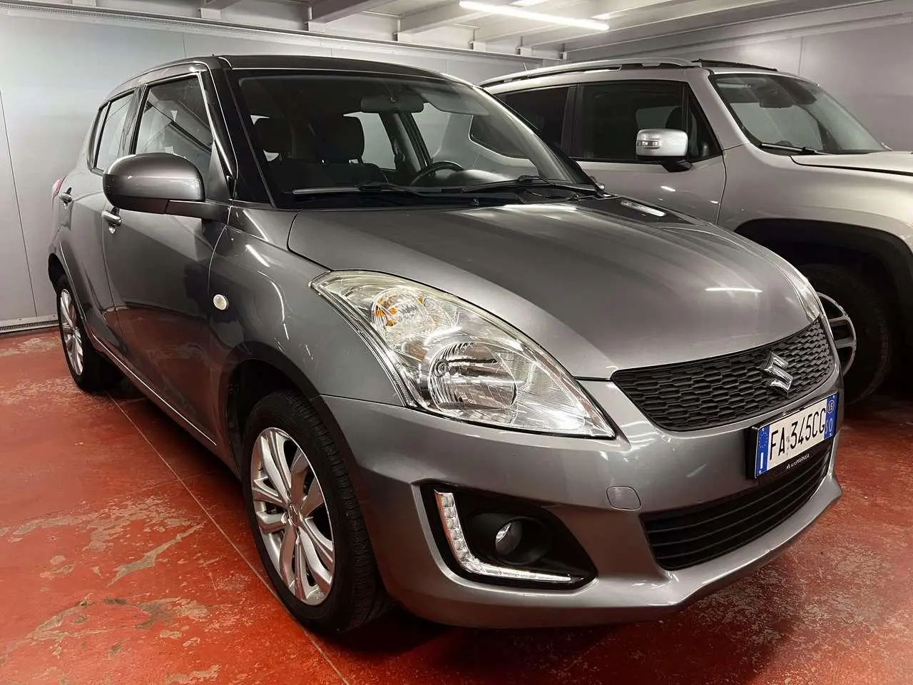 Photo 1 : Suzuki Swift 2015 Petrol