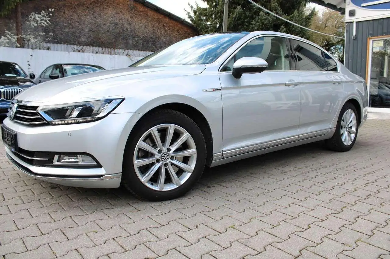 Photo 1 : Volkswagen Passat 2015 Diesel