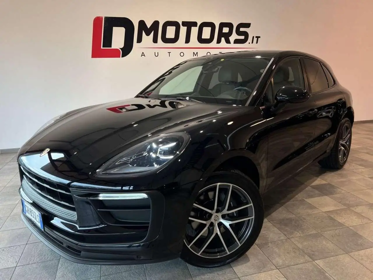 Photo 1 : Porsche Macan 2022 Essence