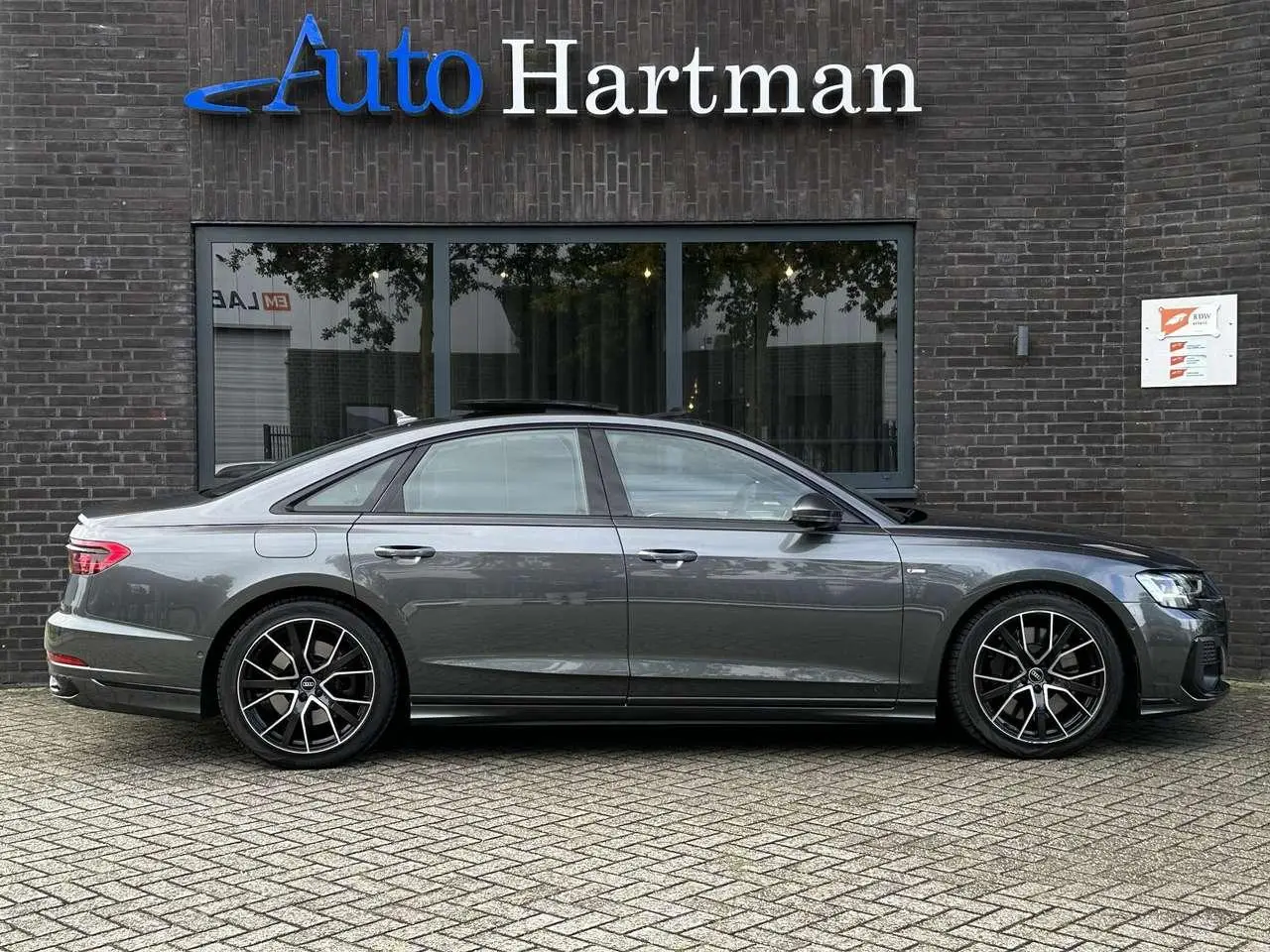 Photo 1 : Audi A8 2022 Hybride