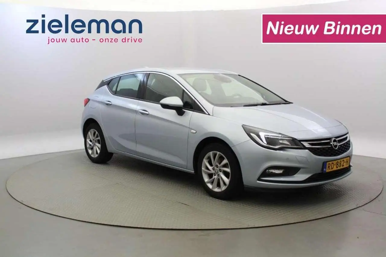 Photo 1 : Opel Astra 2017 Petrol