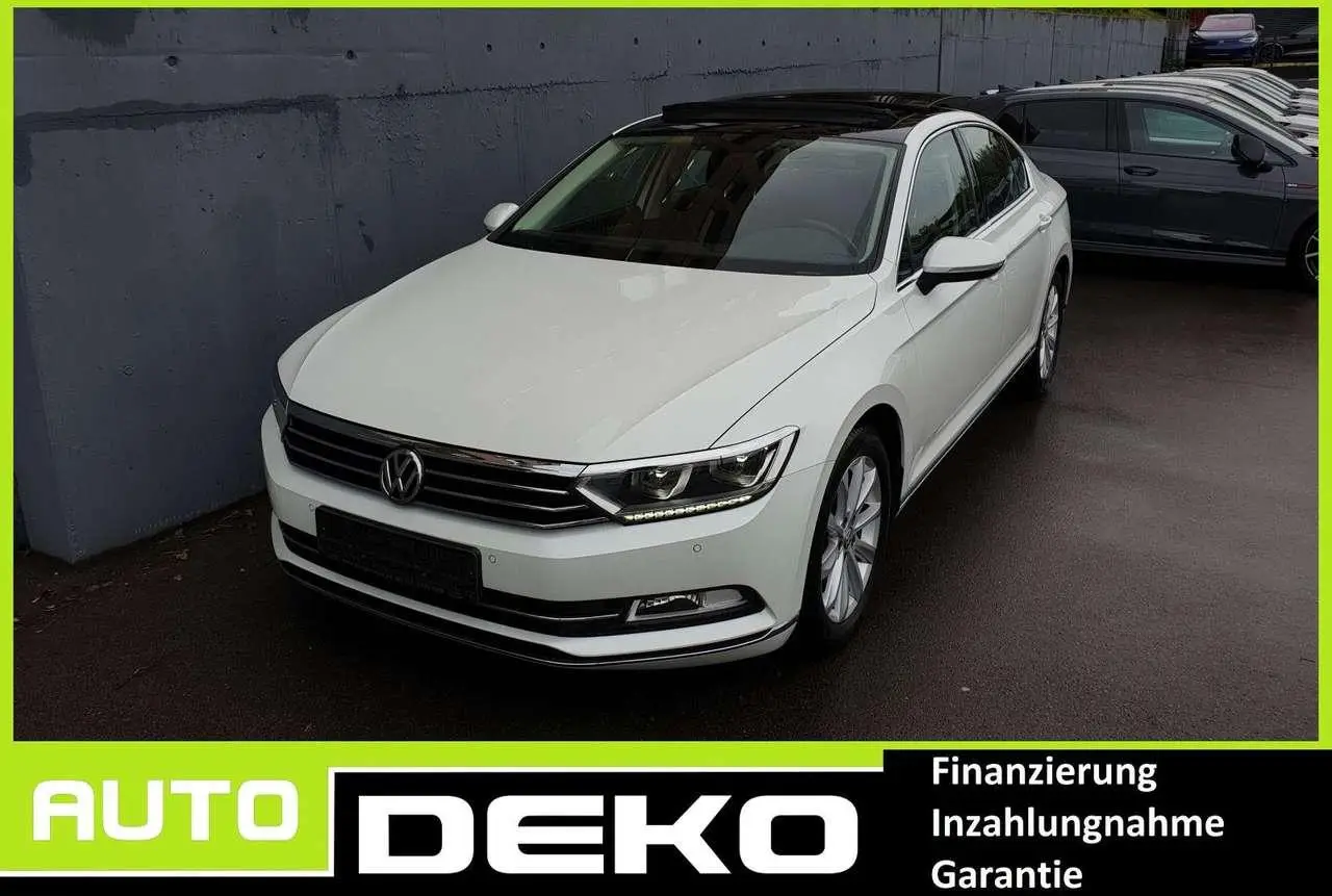 Photo 1 : Volkswagen Passat 2019 Petrol