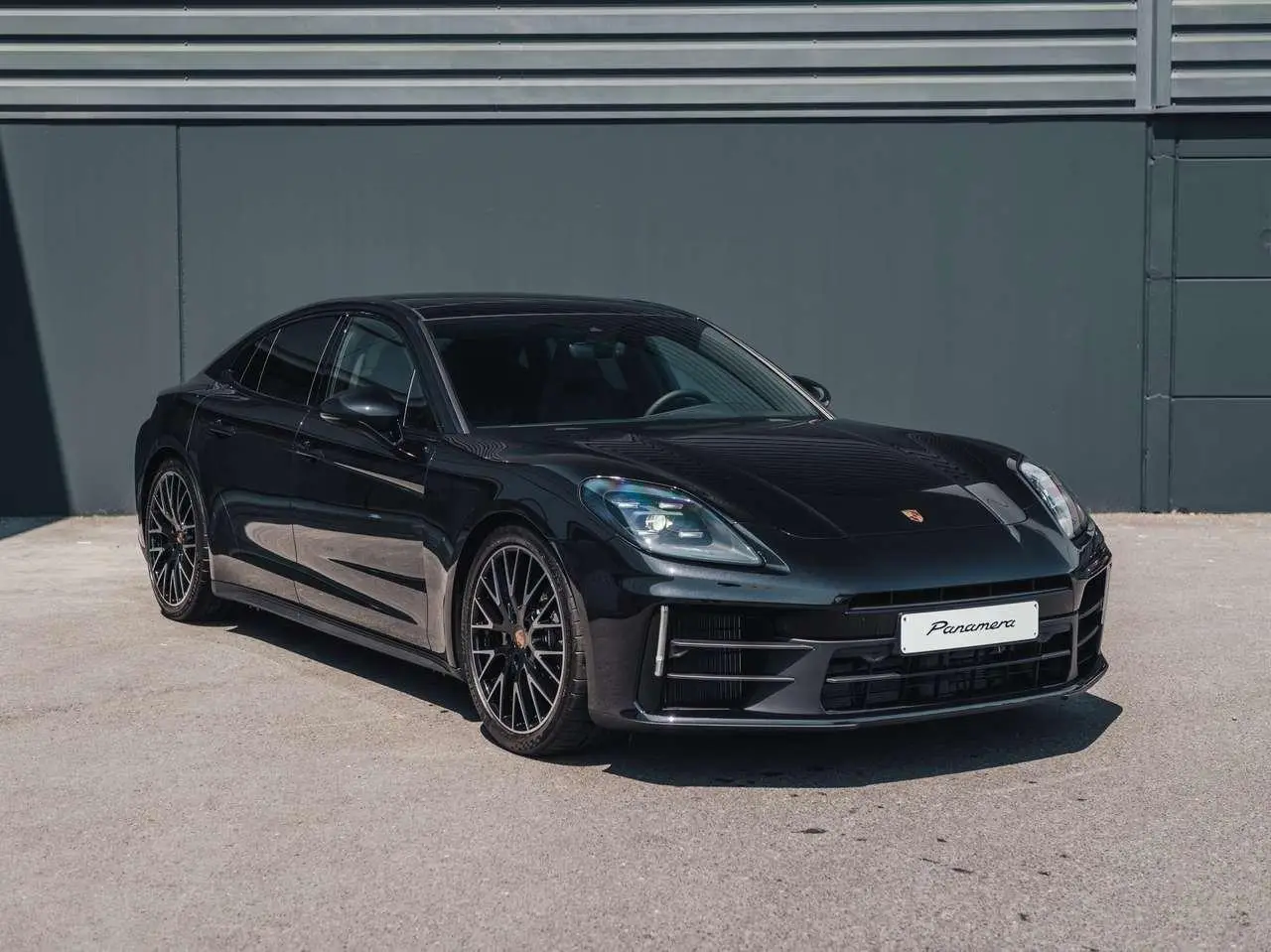 Photo 1 : Porsche Panamera 2024 Petrol