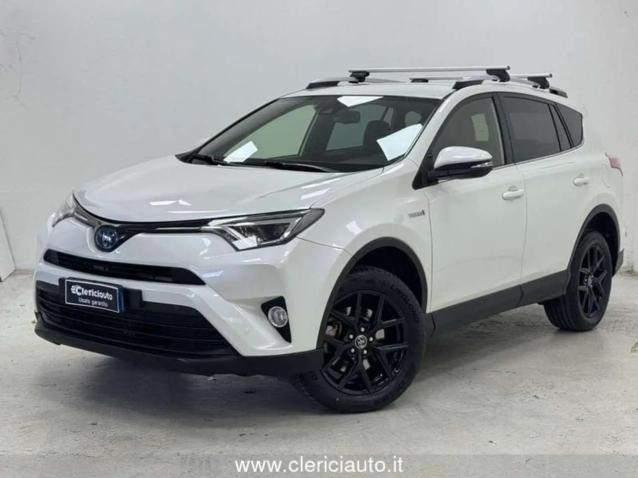 Photo 1 : Toyota Rav4 2016 Hybrid