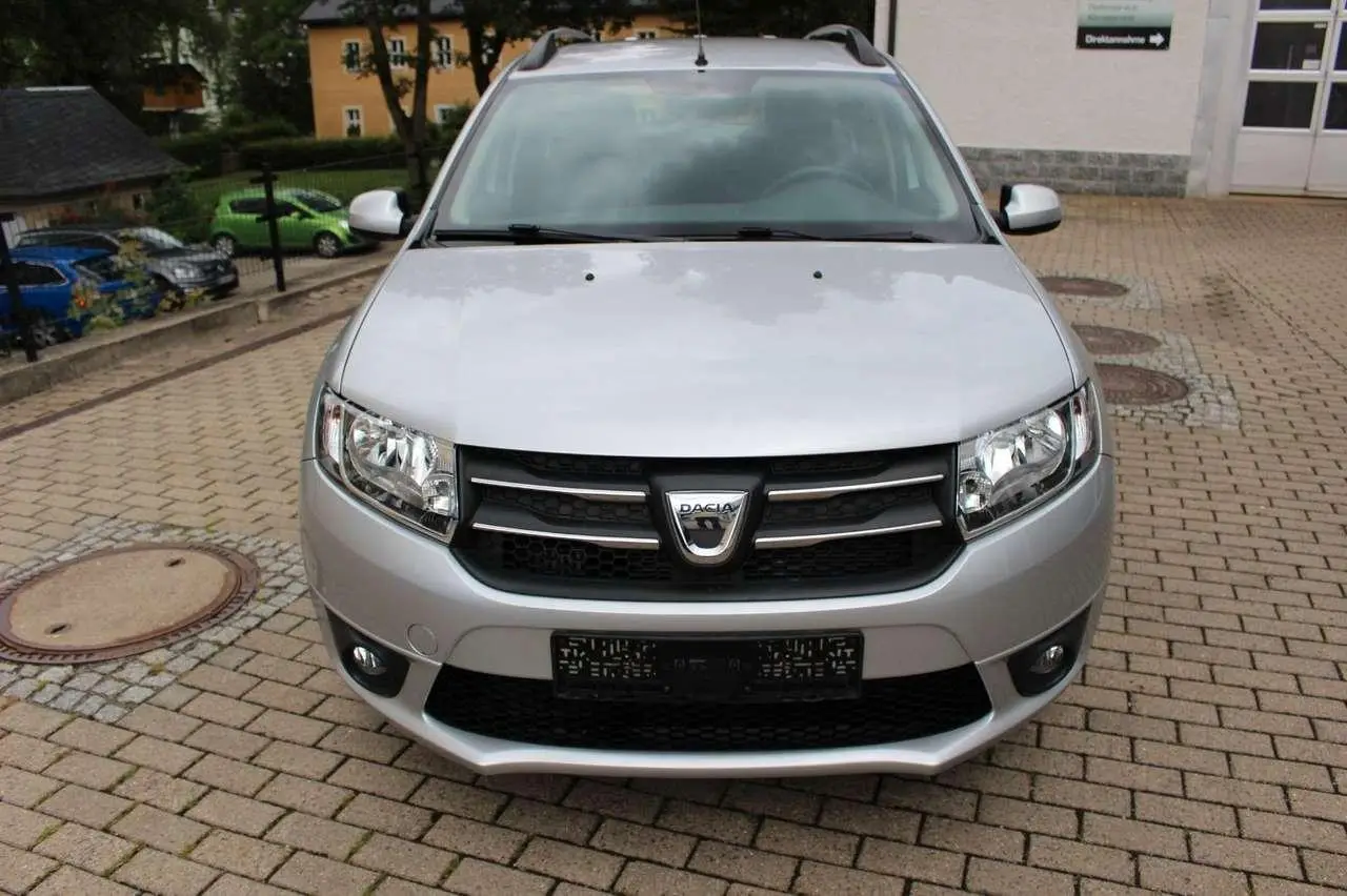 Photo 1 : Dacia Logan 2016 Essence