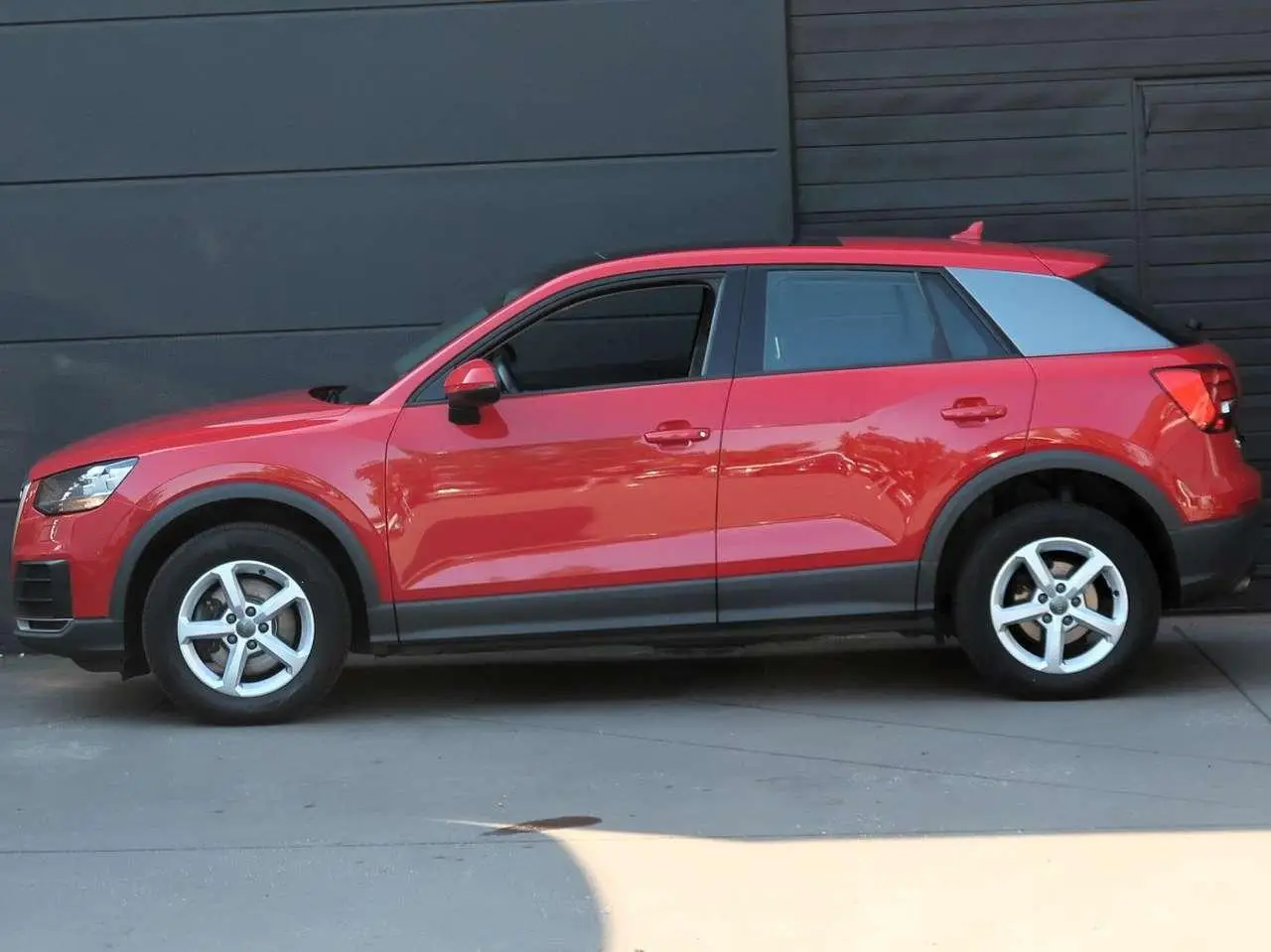 Photo 1 : Audi Q2 2018 Petrol