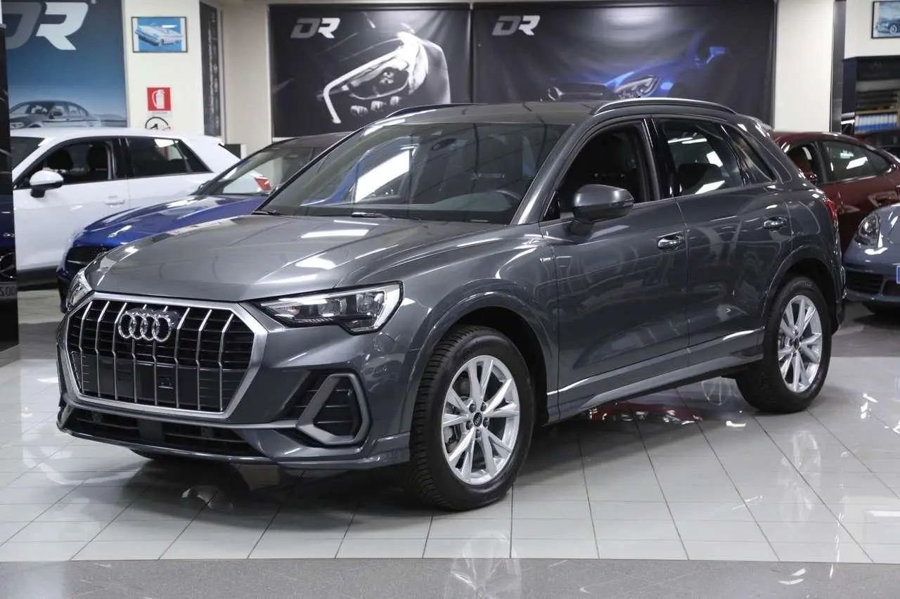 Photo 1 : Audi Q3 2024 Diesel