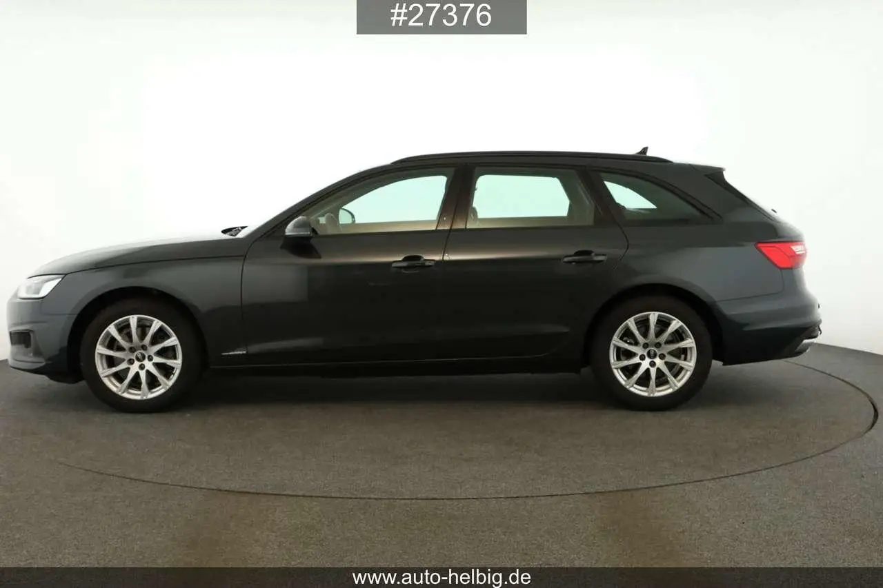 Photo 1 : Audi A4 2021 Others