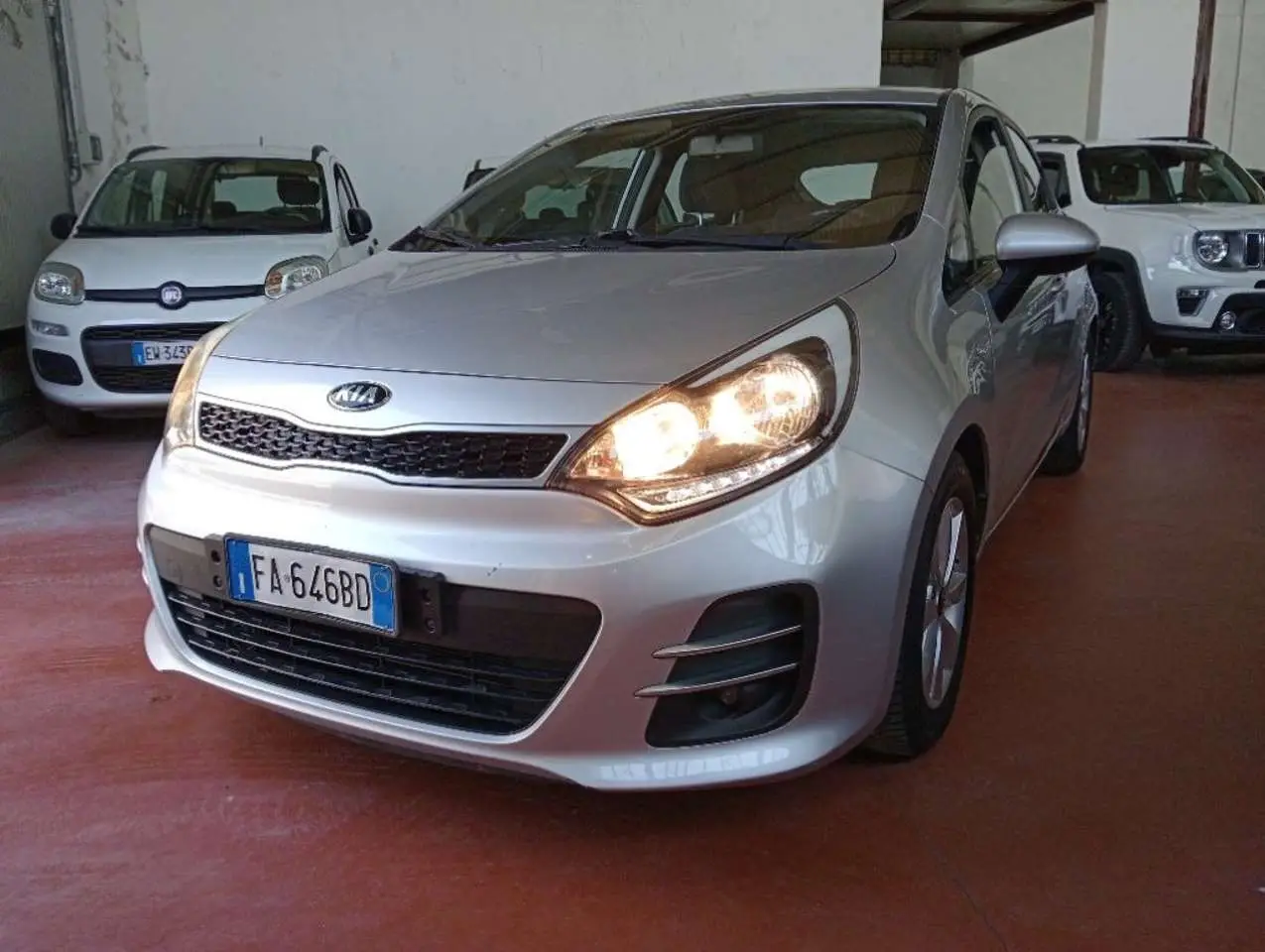 Photo 1 : Kia Rio 2015 GPL