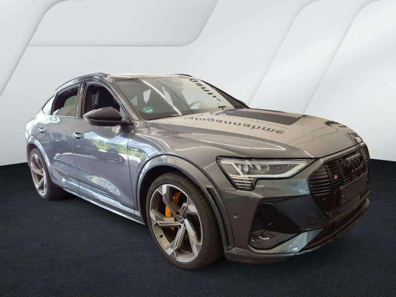 Photo 1 : Audi E-tron 2021 Electric