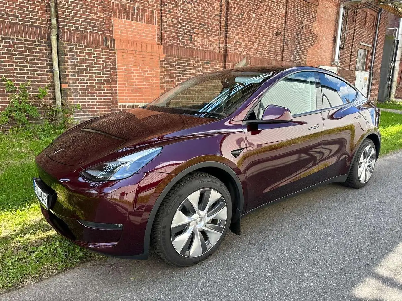 Photo 1 : Tesla Model Y 2023 Électrique