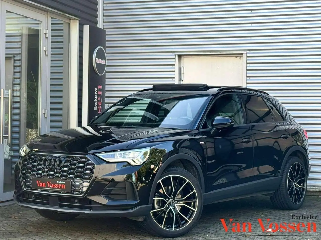 Photo 1 : Audi Q3 2019 Essence