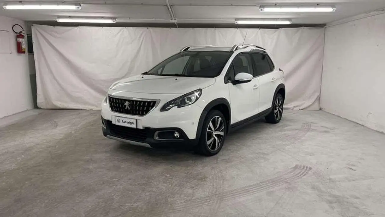 Photo 1 : Peugeot 2008 2018 Essence