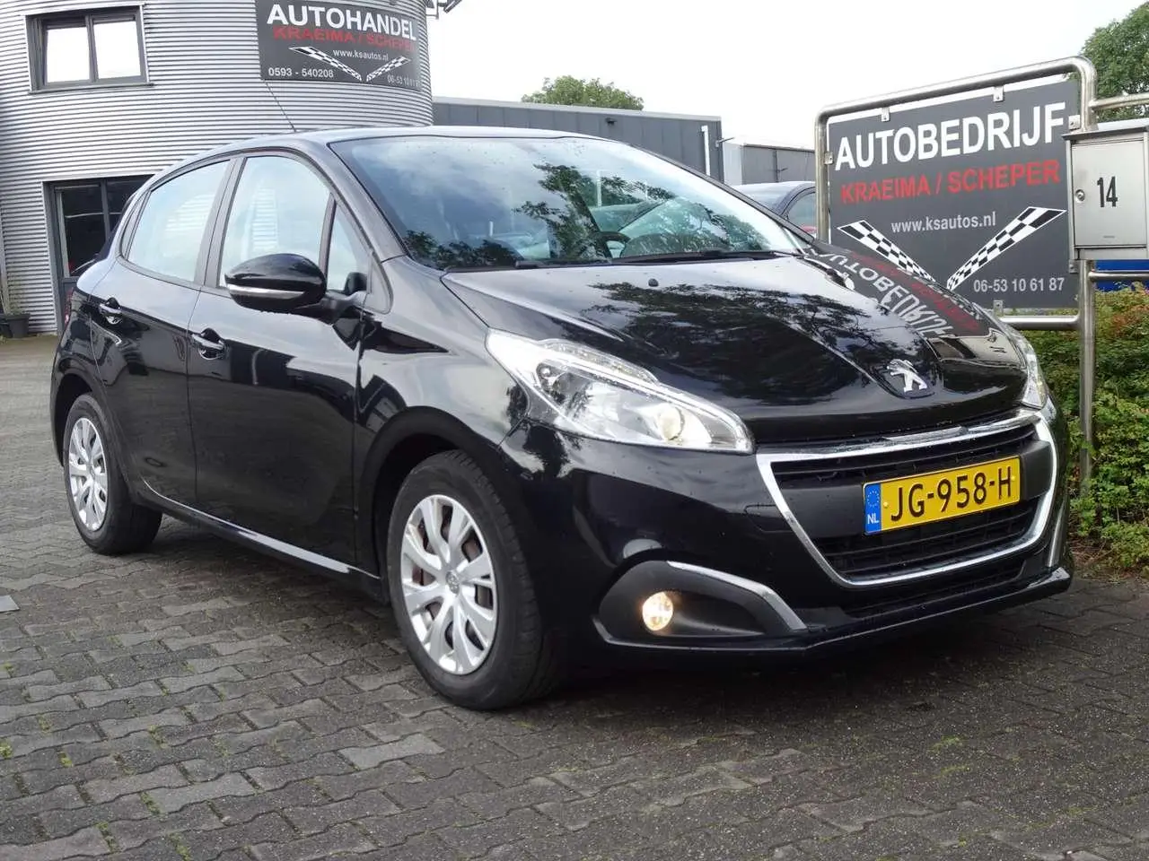 Photo 1 : Peugeot 208 2016 Petrol