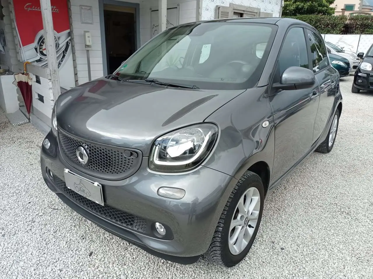 Photo 1 : Smart Forfour 2018 Essence