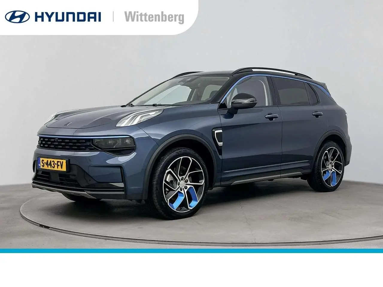 Photo 1 : Lynk & Co 01 2023 Hybrid