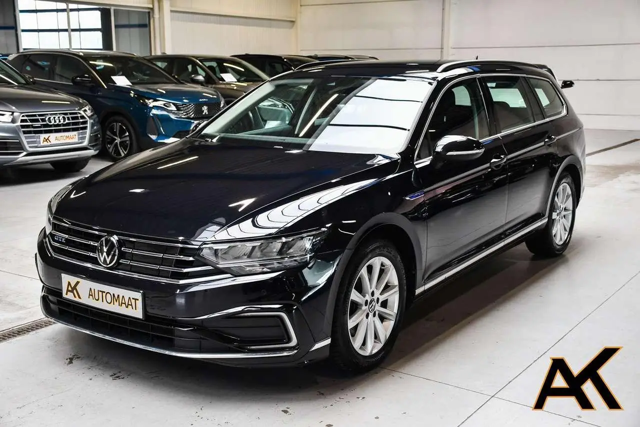 Photo 1 : Volkswagen Passat 2021 Hybrid