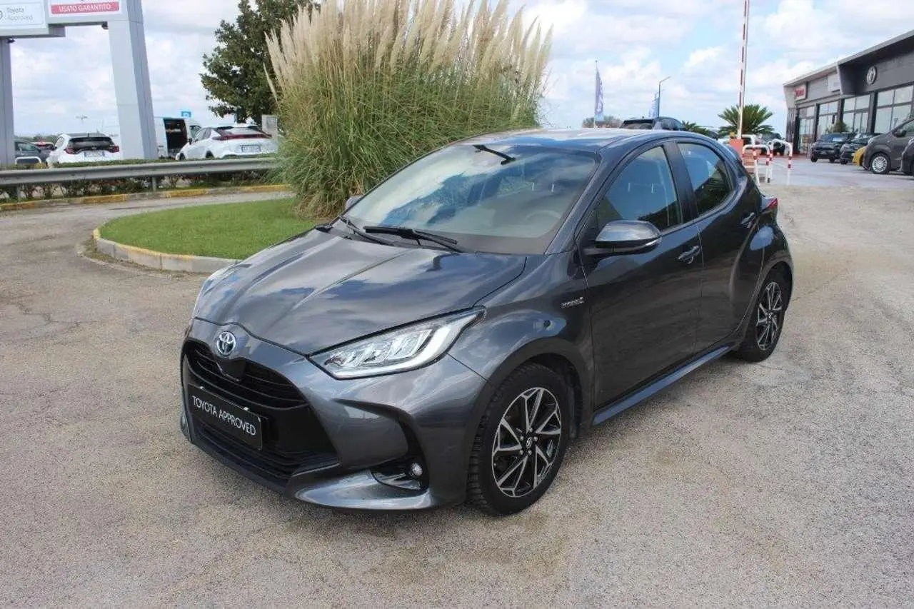 Photo 1 : Toyota Yaris 2020 Petrol