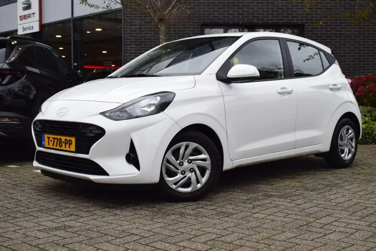 Photo 1 : Hyundai I10 2023 Petrol